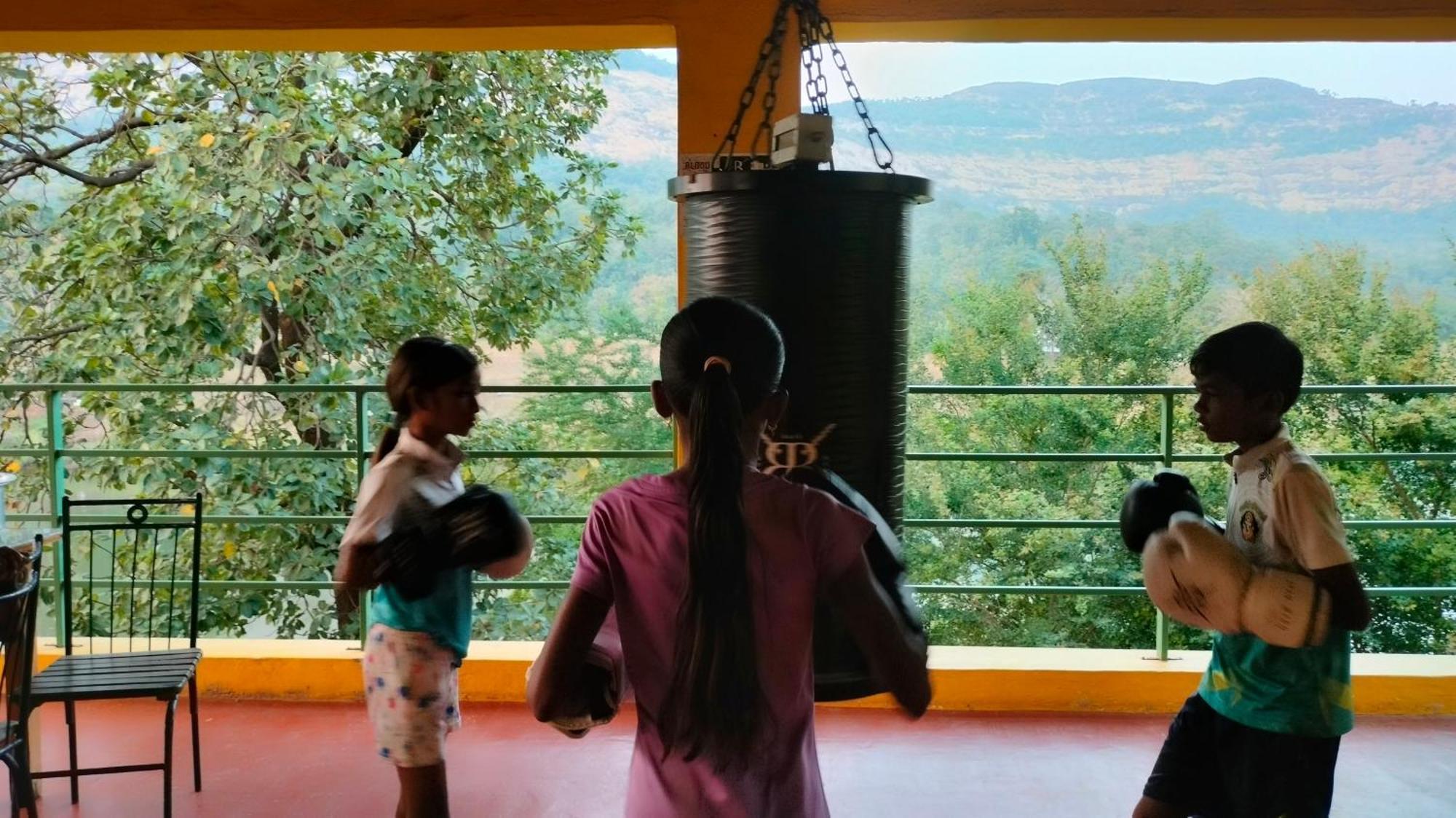 King'S Landing Villa Karjat Luaran gambar